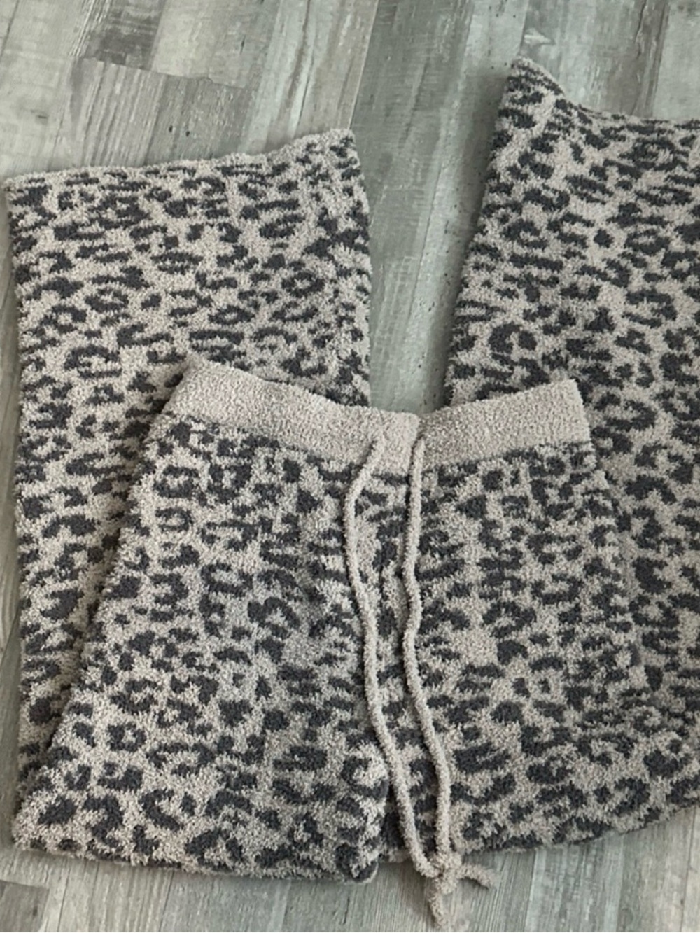 Pink lily Cozy Snow Leopard Print Pajama Pants - Gray/Cream. Lounge wear NWOT